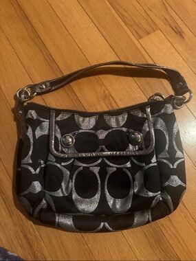 Coach-Vintage Y2K Black and Silver Patterned Shoulder Bag